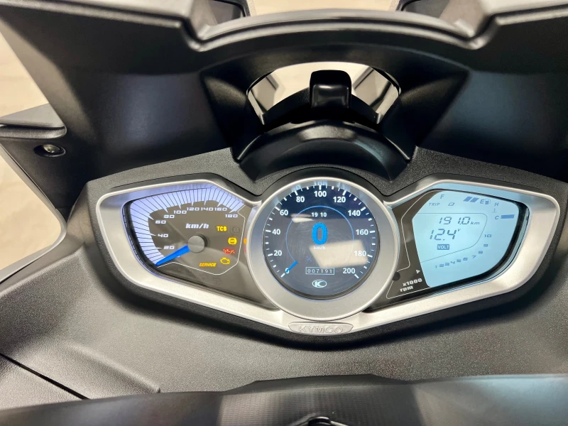 Kymco Xciting 400 S ABS TCS 2023 7000 km - 424 лв/месец, снимка 10 - Мотоциклети и мототехника - 51316293