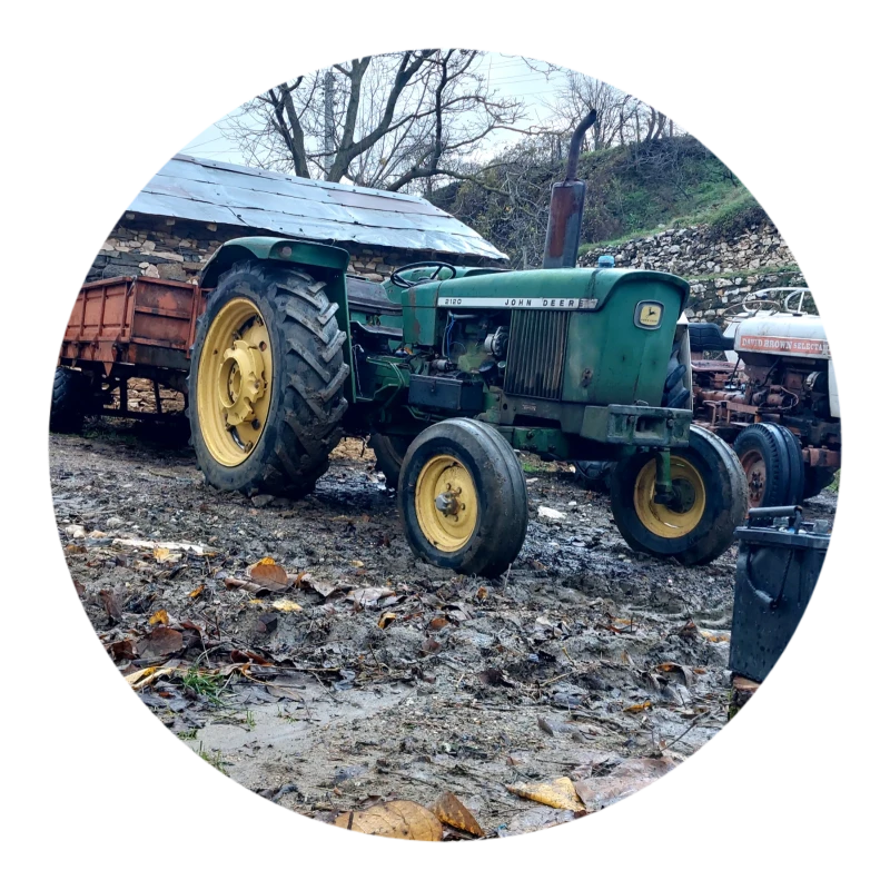 Трактор John Deere 2120, снимка 2 - Селскостопанска техника - 52474464