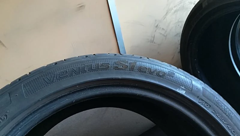 Гуми Летни 245/40R18, снимка 6 - Гуми и джанти - 25714310