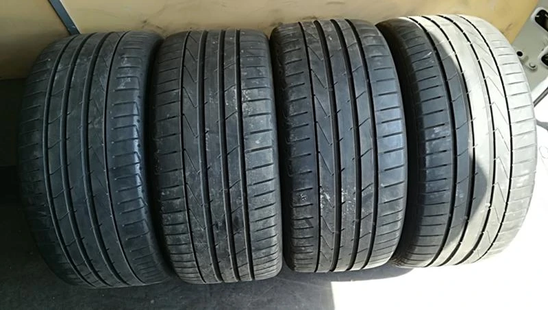 Гуми Летни 245/40R18, снимка 1 - Гуми и джанти - 25714310