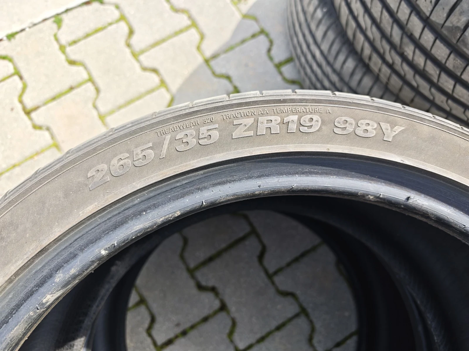 Гуми Летни 265/35R19, снимка 2 - Гуми и джанти - 53985177