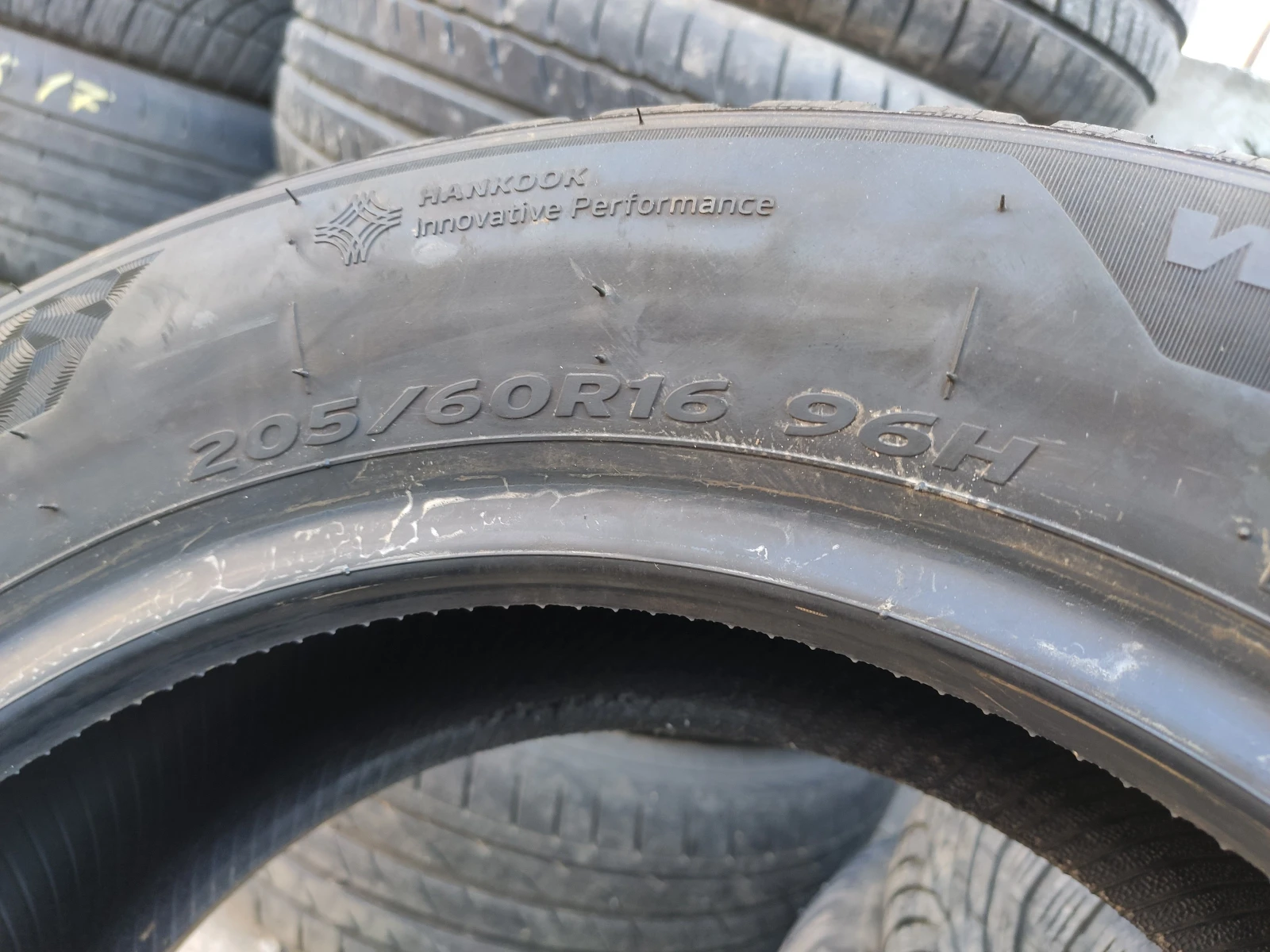 Гуми Зимни 205/60R16, снимка 6 - Гуми и джанти - 54806686