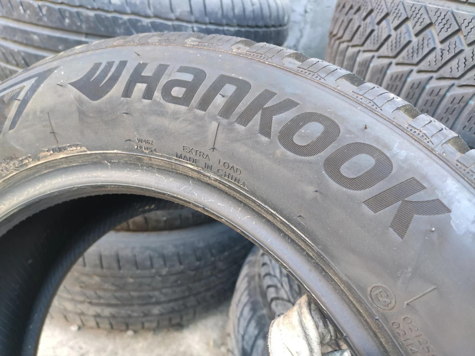 Гуми Зимни 205/60R16, снимка 4 - Гуми и джанти - 54806686