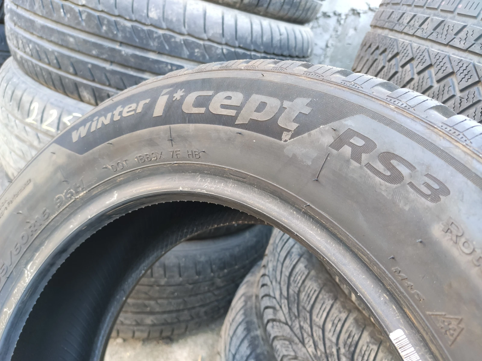 Гуми Зимни 205/60R16, снимка 5 - Гуми и джанти - 54806686