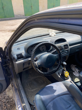 Renault Clio 1.6 16v, снимка 5 - Автомобили и джипове - 45250899