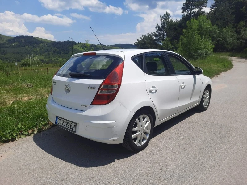 Hyundai I30 CRDI, снимка 2 - Автомобили и джипове - 47263887