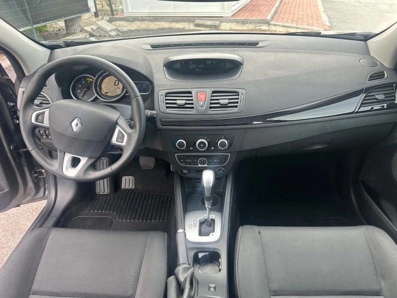 Renault Megane 1.5DCI-Automatic , снимка 9 - Автомобили и джипове - 46351517