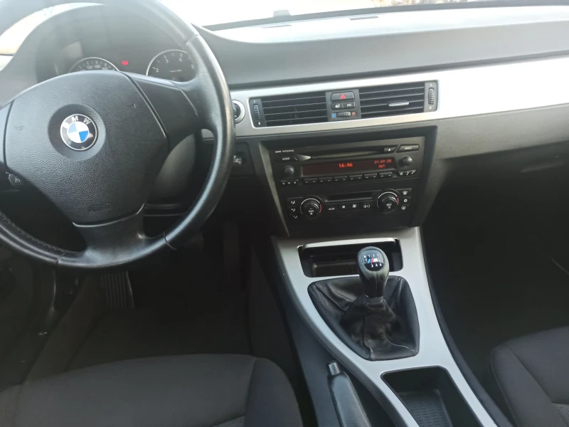 BMW 320 2.0, снимка 11 - Автомобили и джипове - 48014111