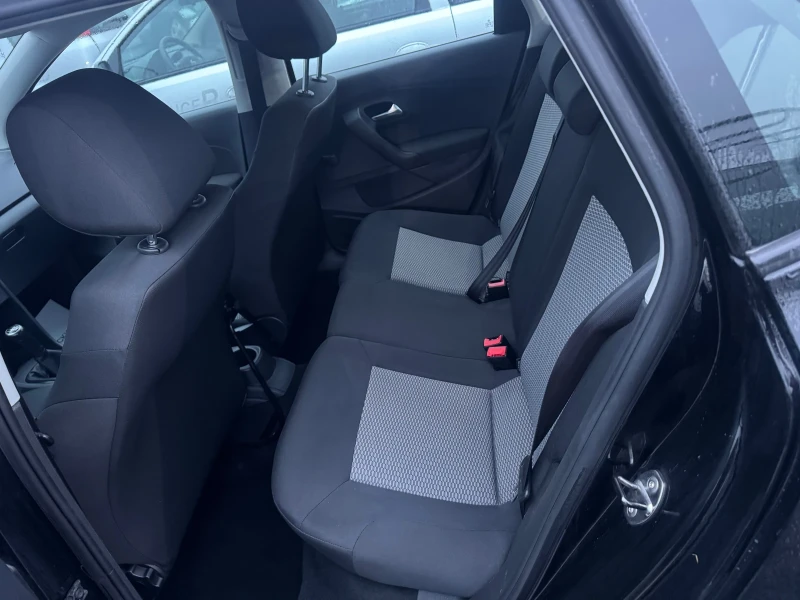 VW Polo 1.4i KLIMA, снимка 4 - Автомобили и джипове - 52402267