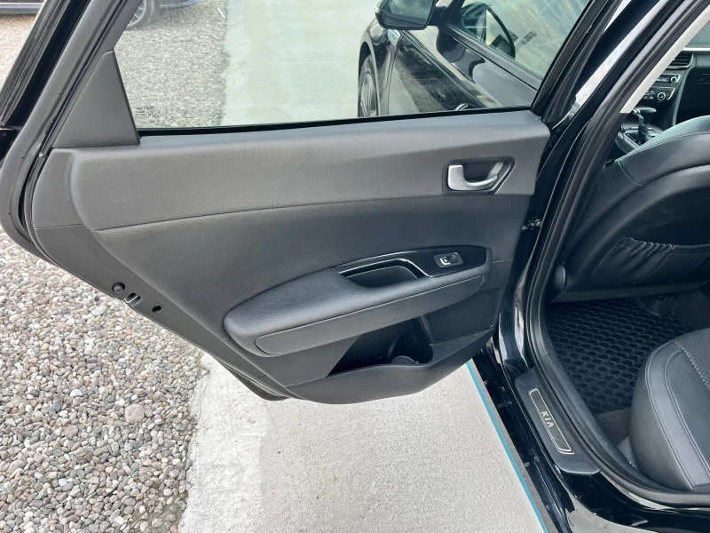 Kia Optima = Plug-IN= 161км = ЛИЗИНГ= DISTRONIC= HARMAN= , снимка 8 - Автомобили и джипове - 52476953