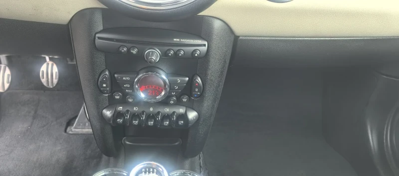 Mini Cooper s 1.6 бензин 185к.с, снимка 12 - Автомобили и джипове - 52315427