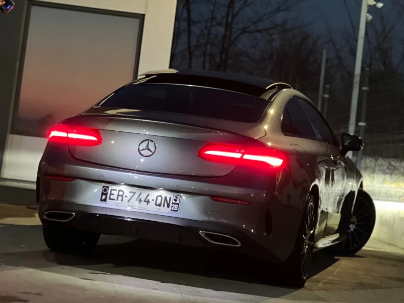 Mercedes-Benz E 220 AMG PACKAGE / 9G-TRONIC / DIGITAL COKPIT / ПОДГРЕВ, снимка 4 - Автомобили и джипове - 52846034