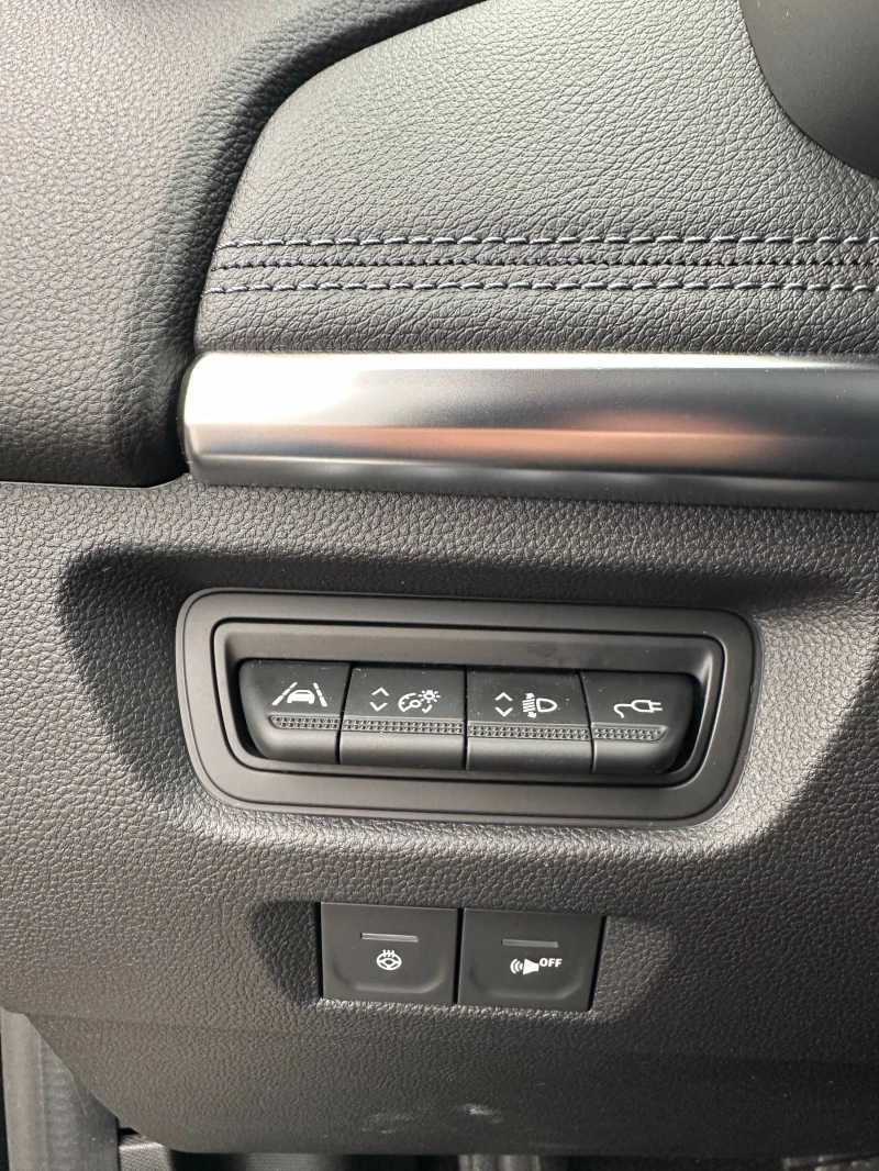 Renault Zoe R135 52KW Edition One CCS BOSE Гаранция, снимка 8 - Автомобили и джипове - 53256354