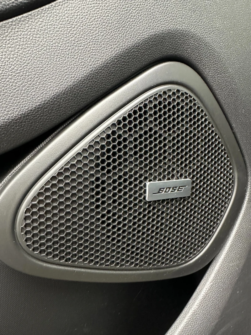 Renault Zoe R135 52KW Edition One CCS BOSE Гаранция, снимка 9 - Автомобили и джипове - 53256354