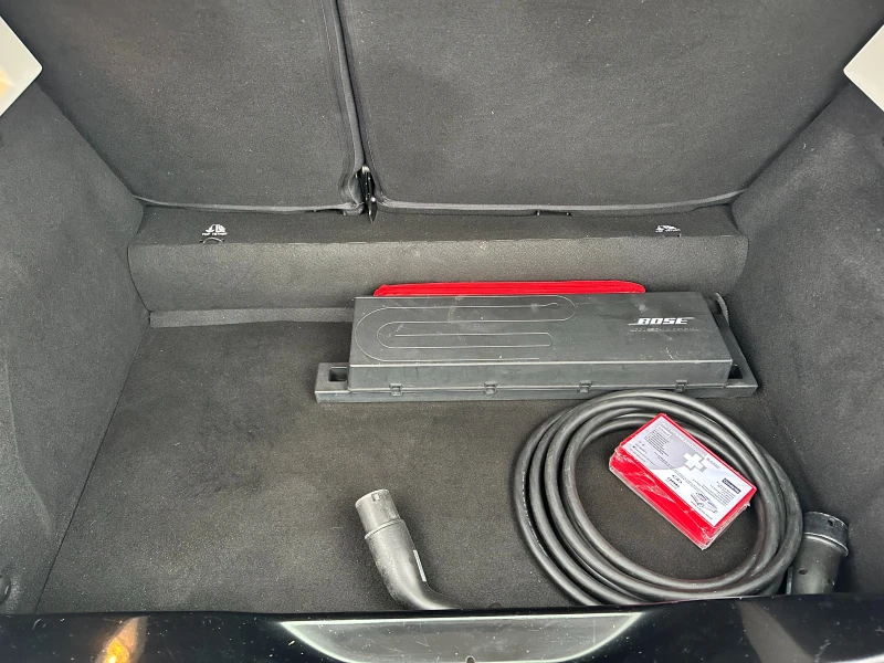 Renault Zoe R135 52KW Edition One CCS BOSE Гаранция, снимка 13 - Автомобили и джипове - 53256354