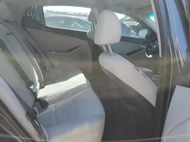 Kia Optima LX, снимка 8 - Автомобили и джипове - 48586043