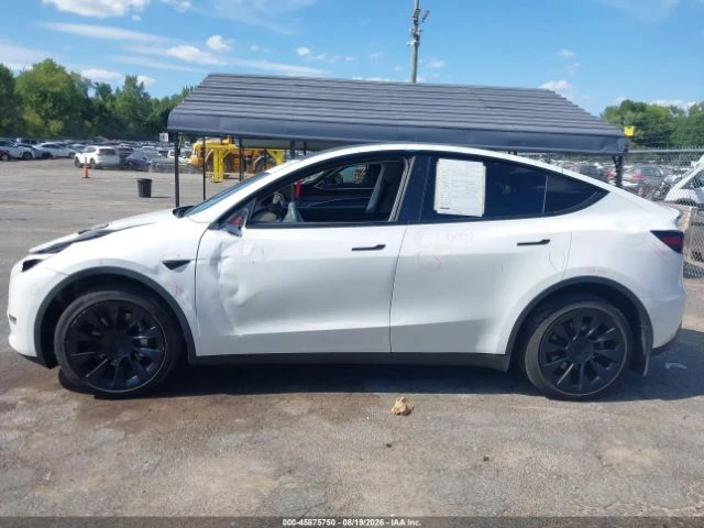 Tesla Model Y Long Range Dual motor, снимка 14 - Автомобили и джипове - 55951957