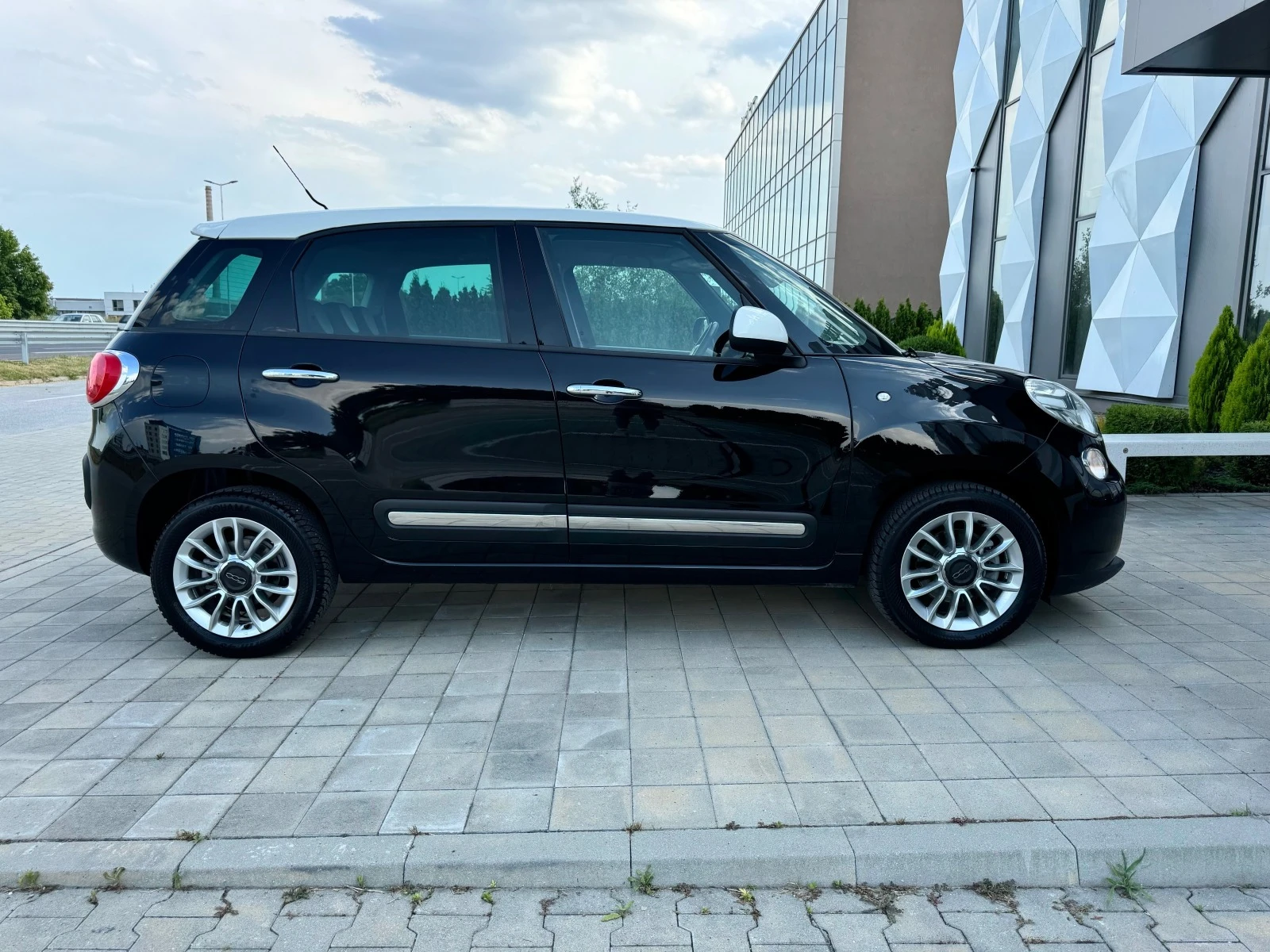 Fiat 500L 1.6D-ПАНОРАМА-НАВИ-КЛИМАТРОНИК - изображение 4