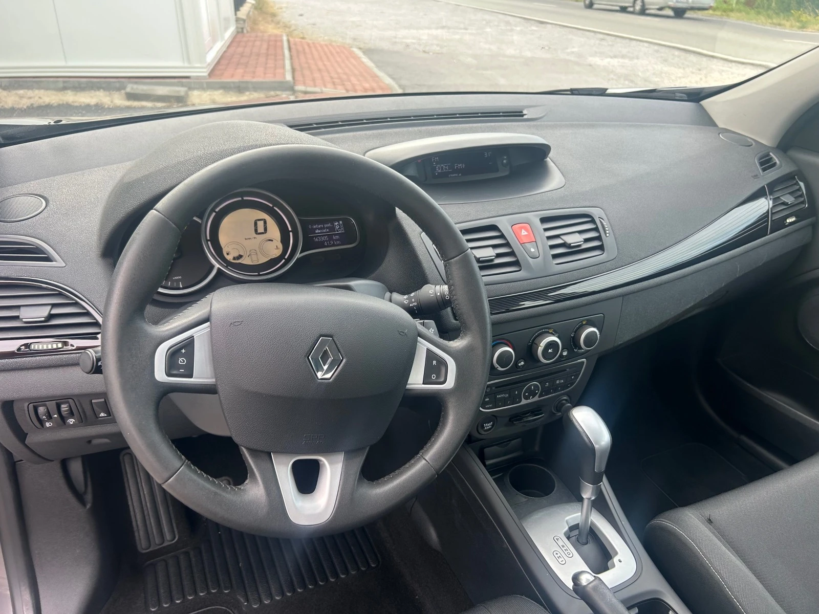 Renault Megane 1.5DCI-Automatic  - изображение 8