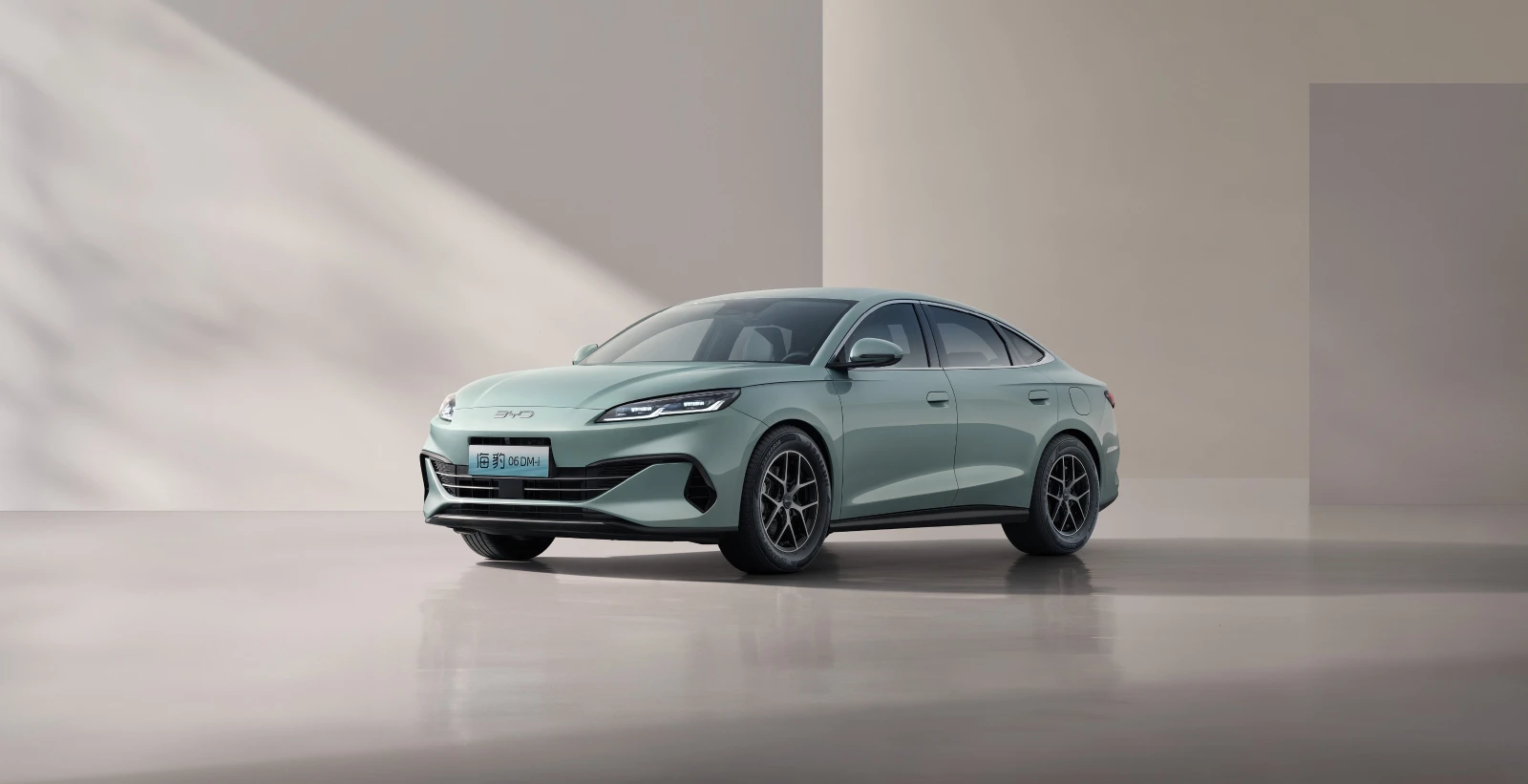 BYD Seal 06 DM-i 120км Luxury Edition | Mobile.bg — изображение 1