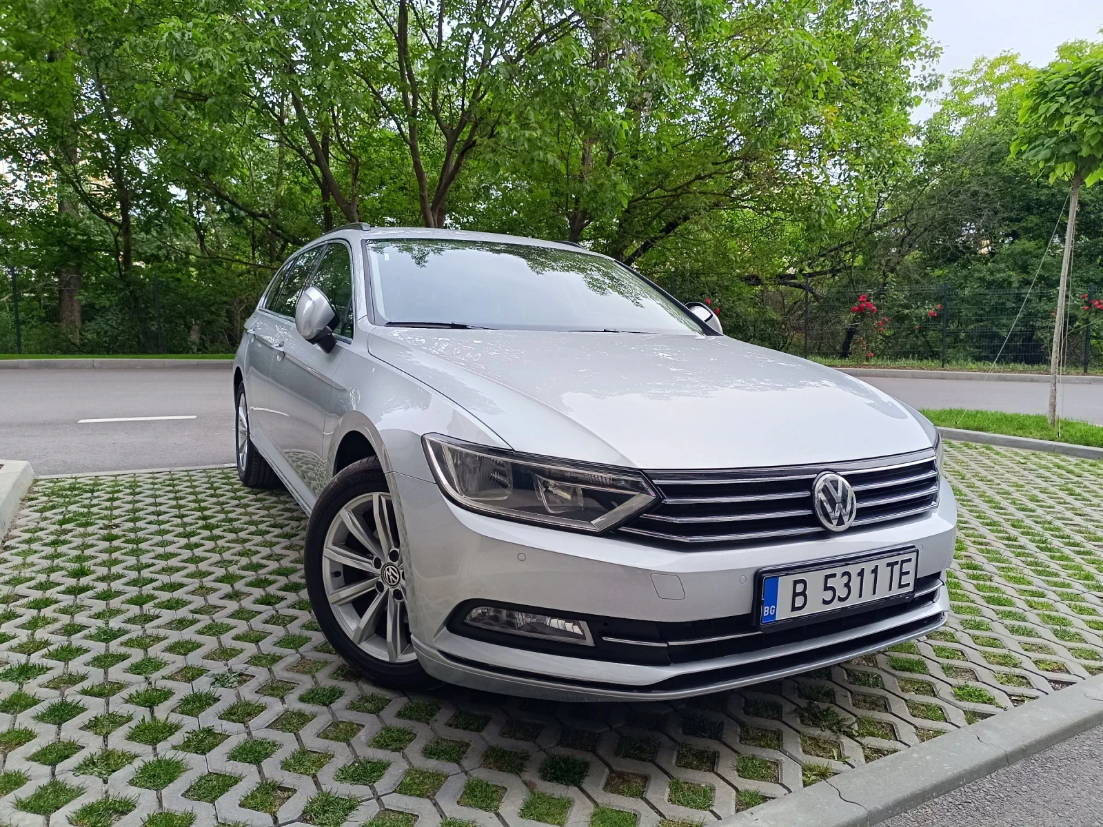 VW Passat 2.0 TDI-150кс 6ск ОТЛИЧЕН - изображение 8