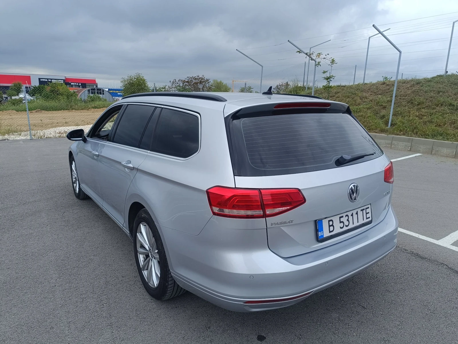 VW Passat 2.0 TDI-150кс 6ск ОТЛИЧЕН - изображение 4