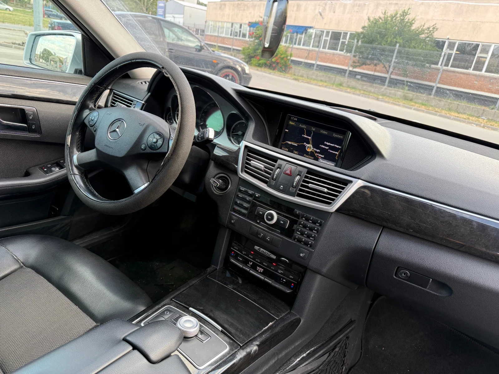 Mercedes-Benz E 350 4x4* 7G* Diatronik* Tеглич | Mobile.bg — изображение 11