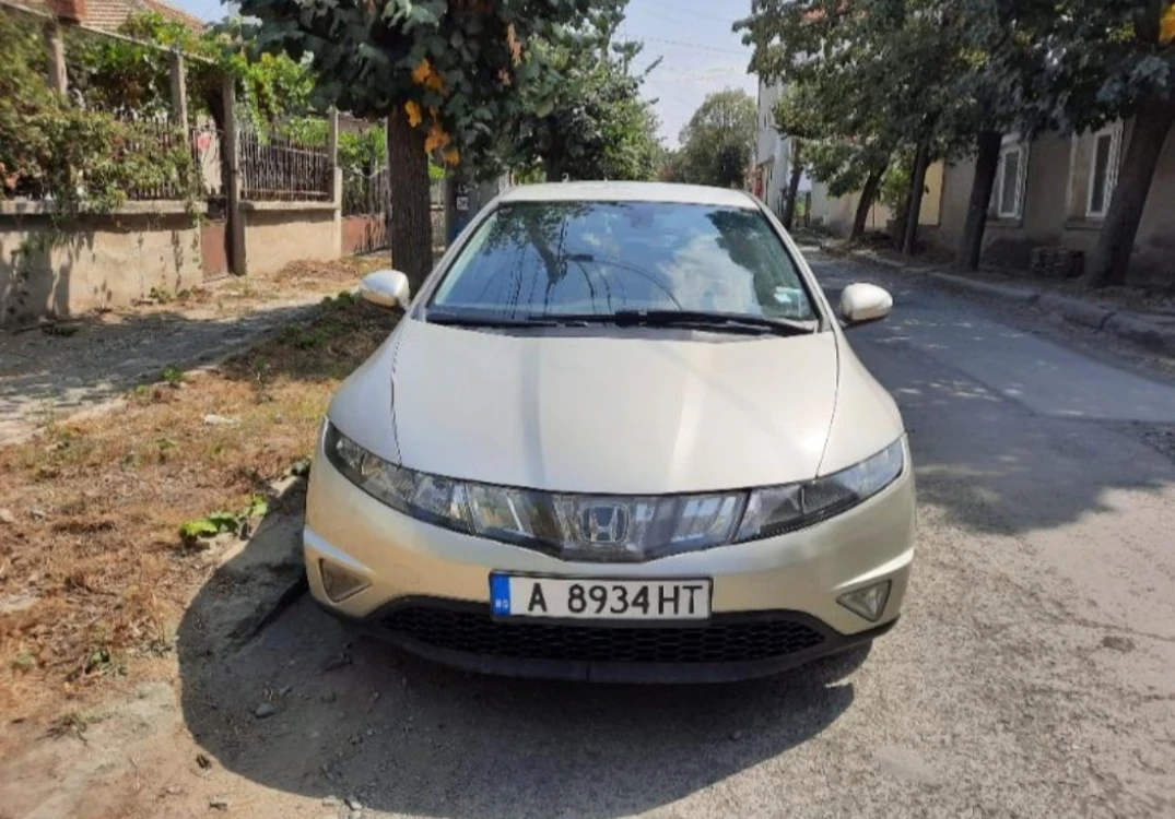 Honda Civic 1.8 - изображение 2
