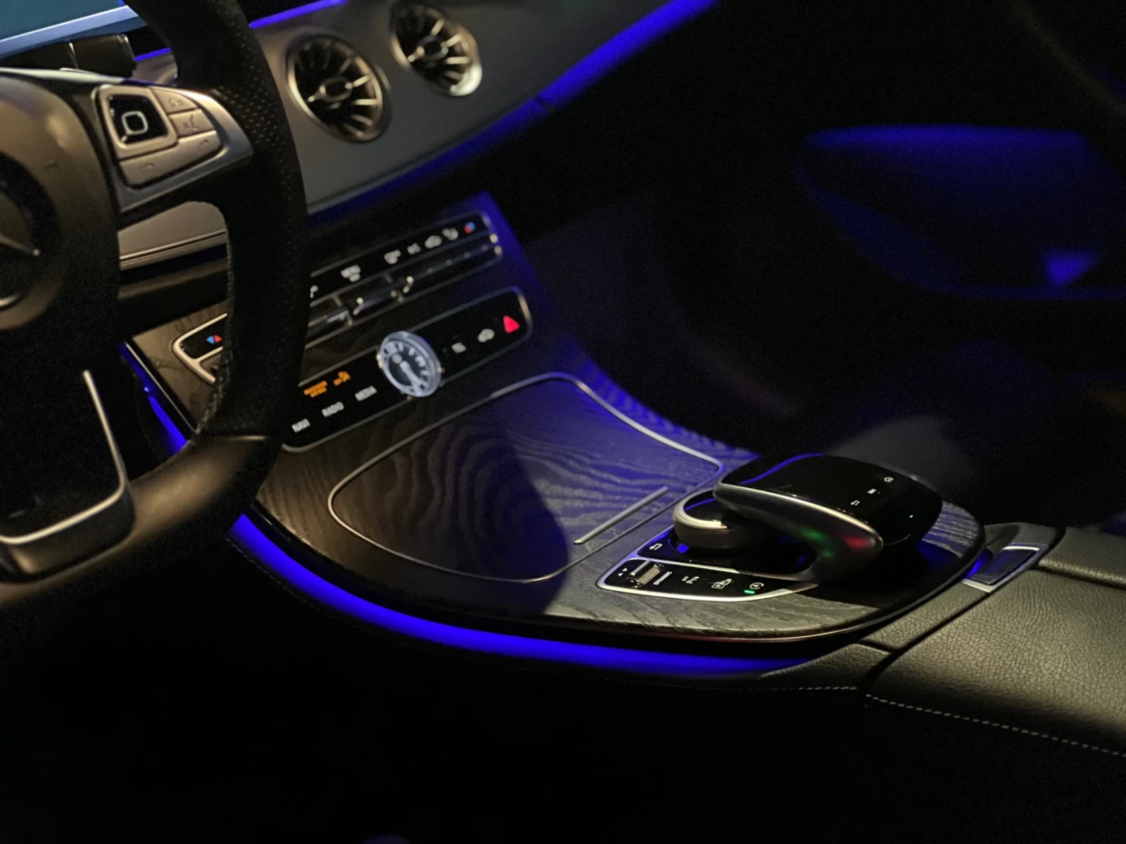 Mercedes-Benz E 220 AMG PACKAGE / 9G-TRONIC / DIGITAL COKPIT / ПОДГРЕВ - изображение 6