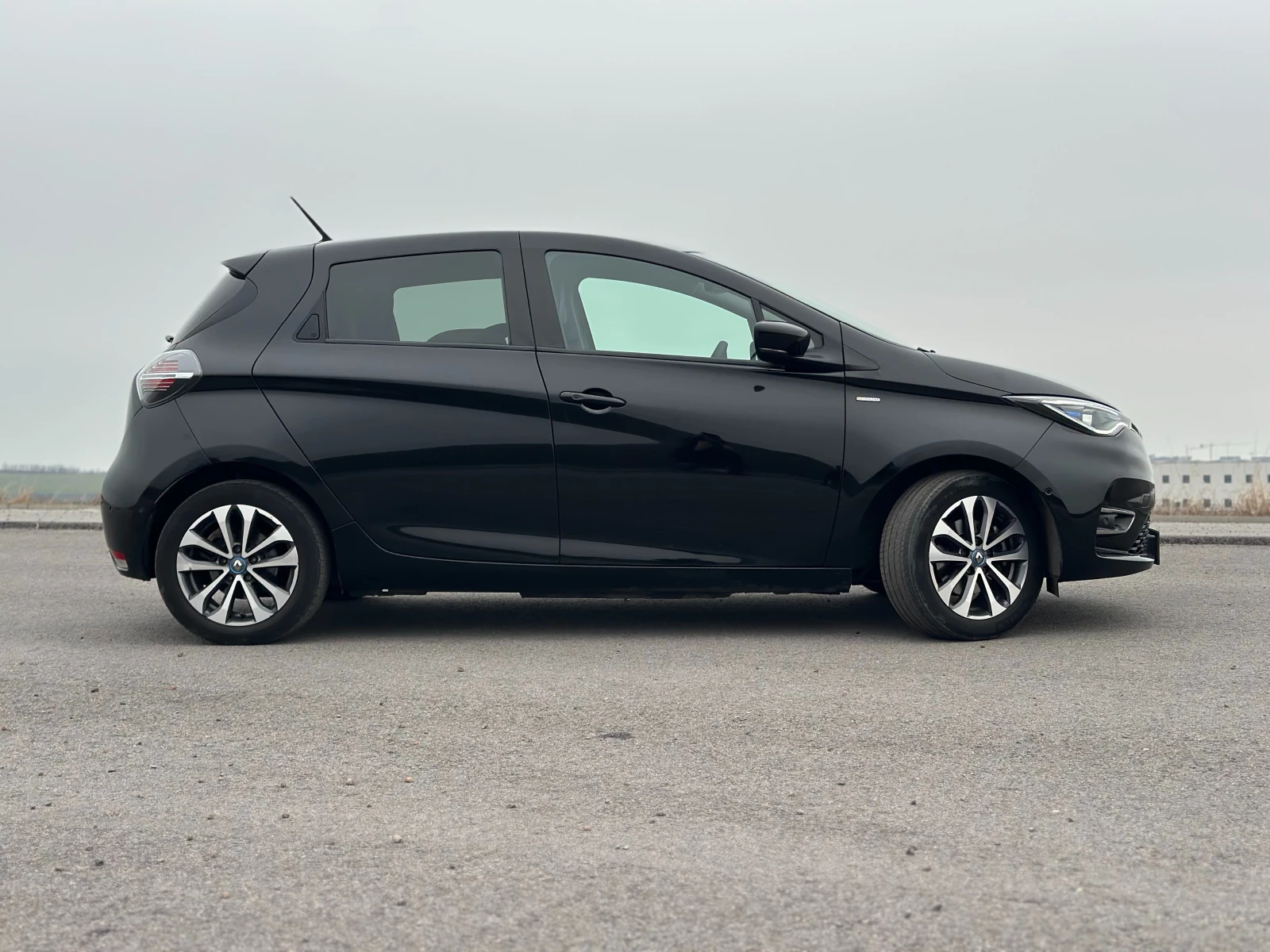 Renault Zoe R135 52KW Edition One CCS BOSE Гаранция - изображение 2