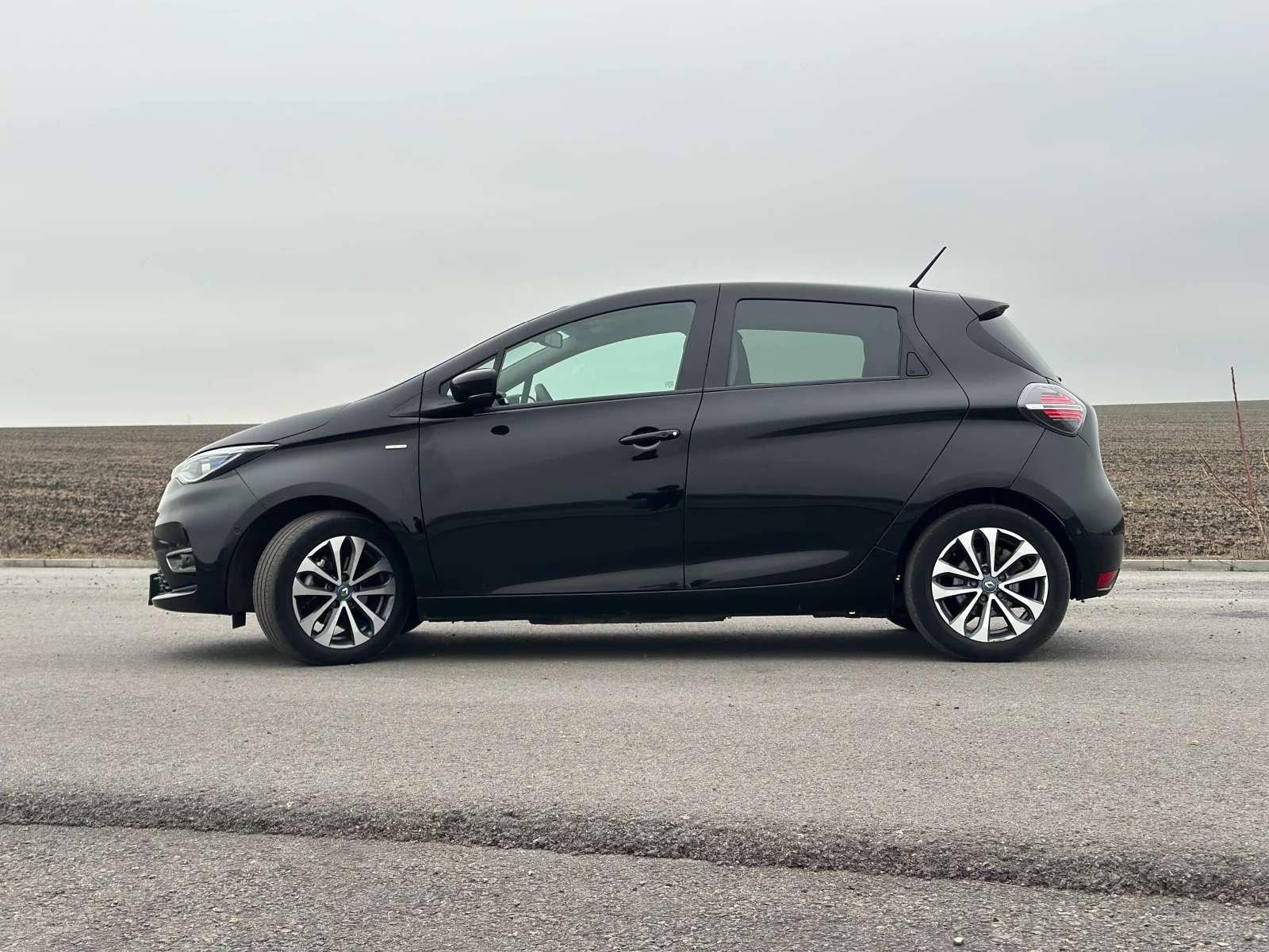 Renault Zoe R135 52KW Edition One CCS BOSE Гаранция - изображение 4