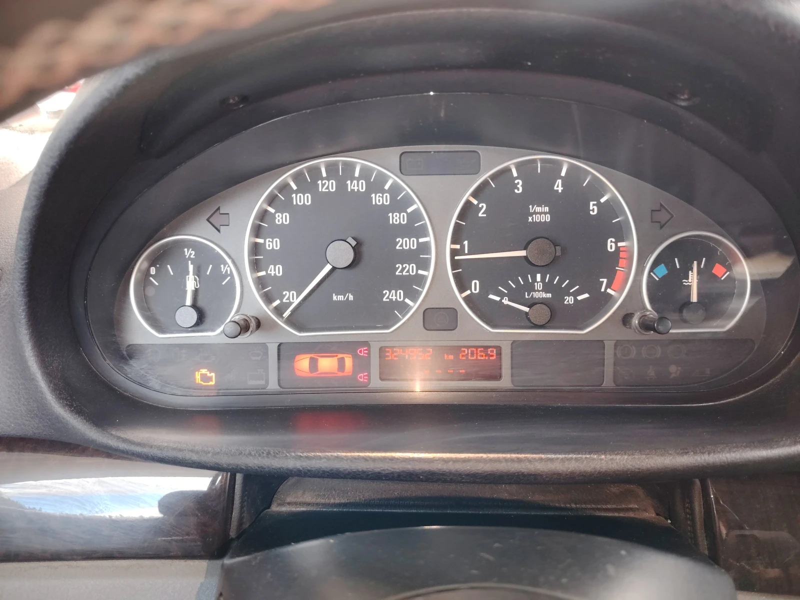 BMW 318, снимка 11 - Автомобили и джипове - 54770430