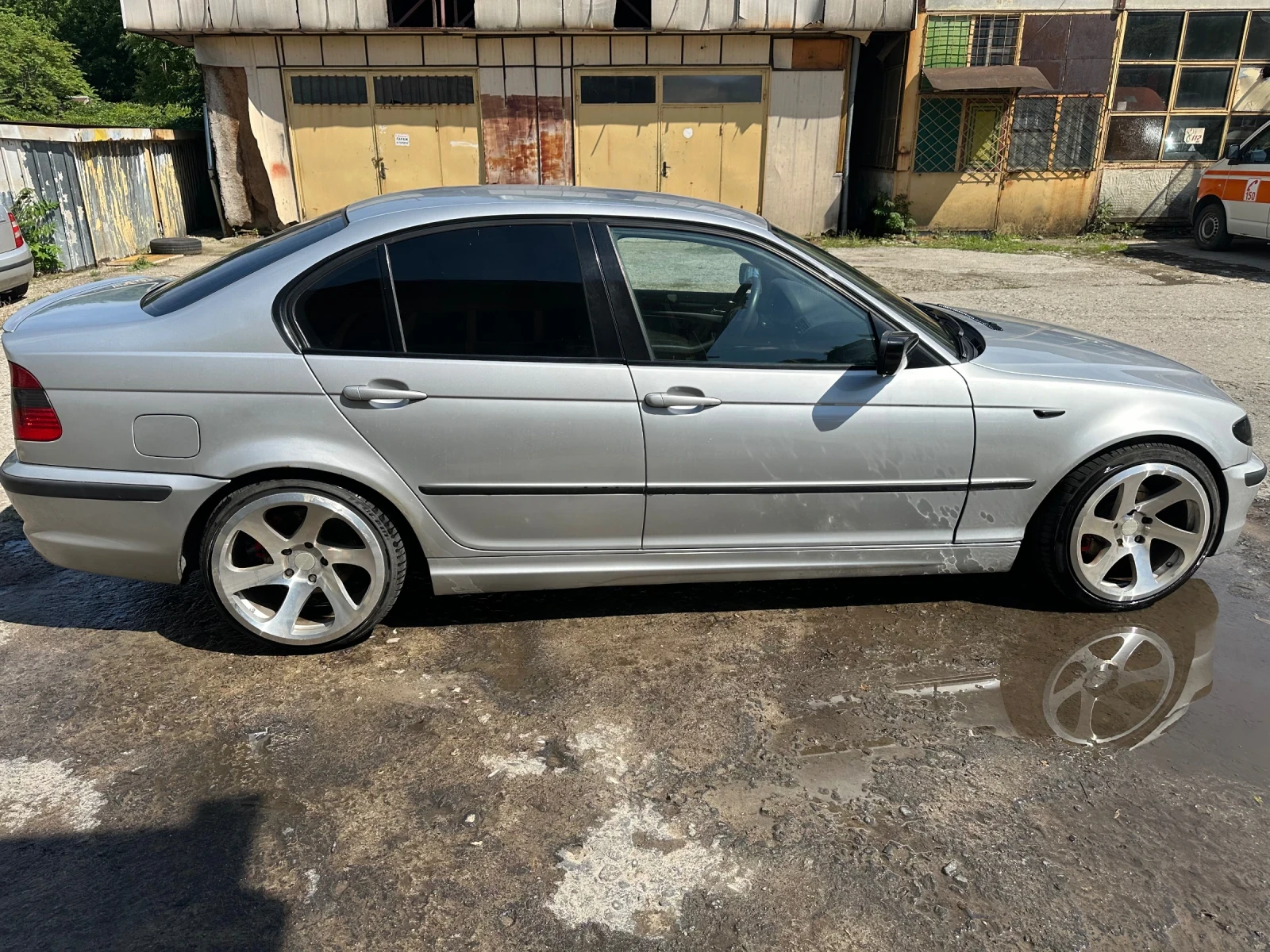 BMW 320, снимка 12 - Автомобили и джипове - 54835189
