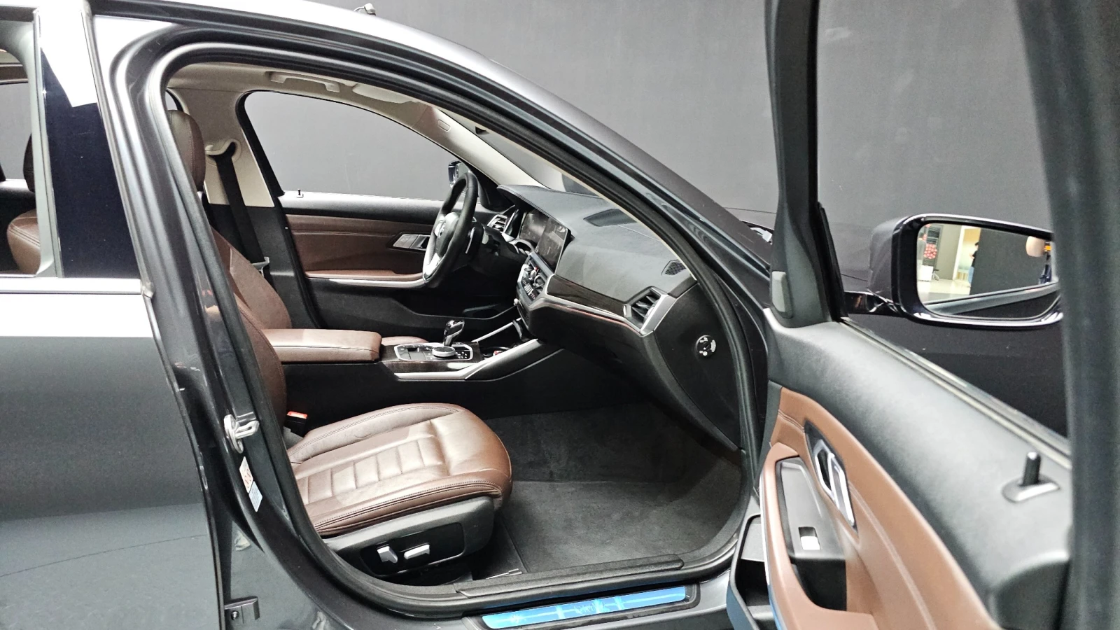 BMW 320, снимка 13 - Автомобили и джипове - 54960828