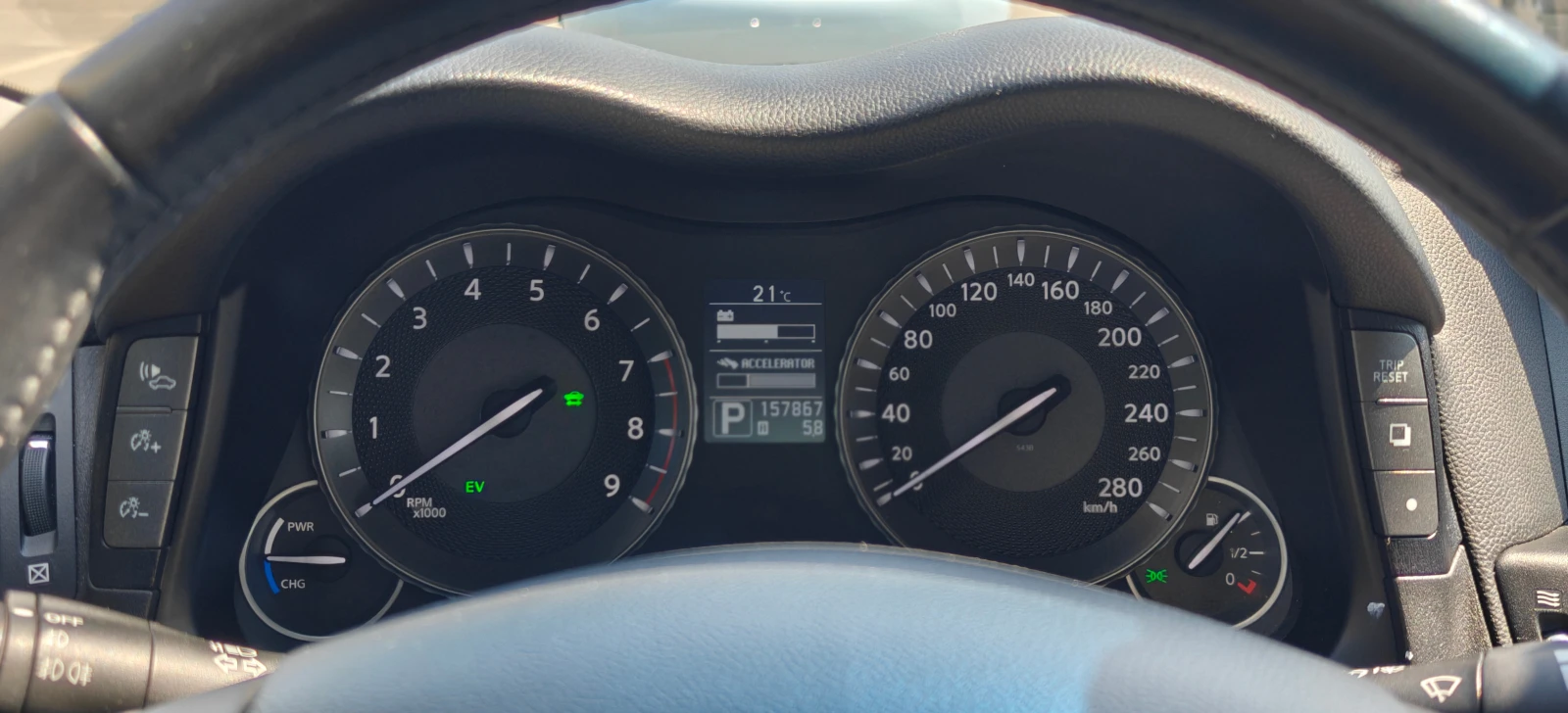 Infiniti M 35h, снимка 5 - Автомобили и джипове - 55331392