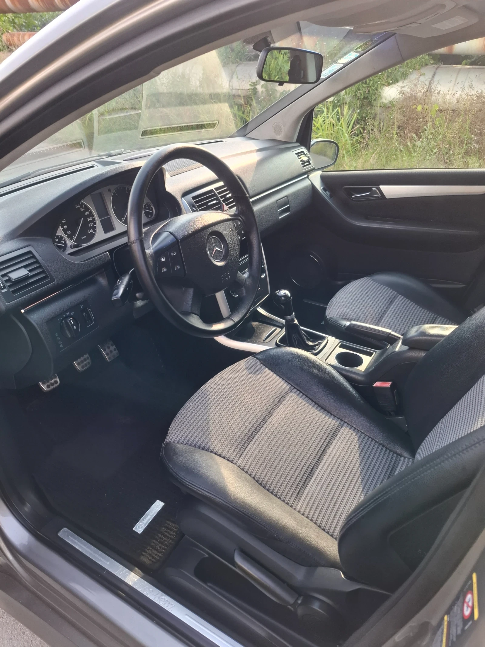 Mercedes-Benz B 180 CDI, снимка 10 - Автомобили и джипове - 55578354