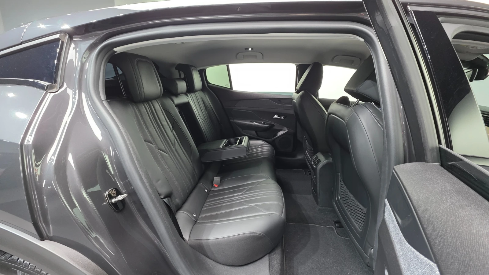 Peugeot 408 1.2 PureTech Allure, снимка 16 - Автомобили и джипове - 55595064