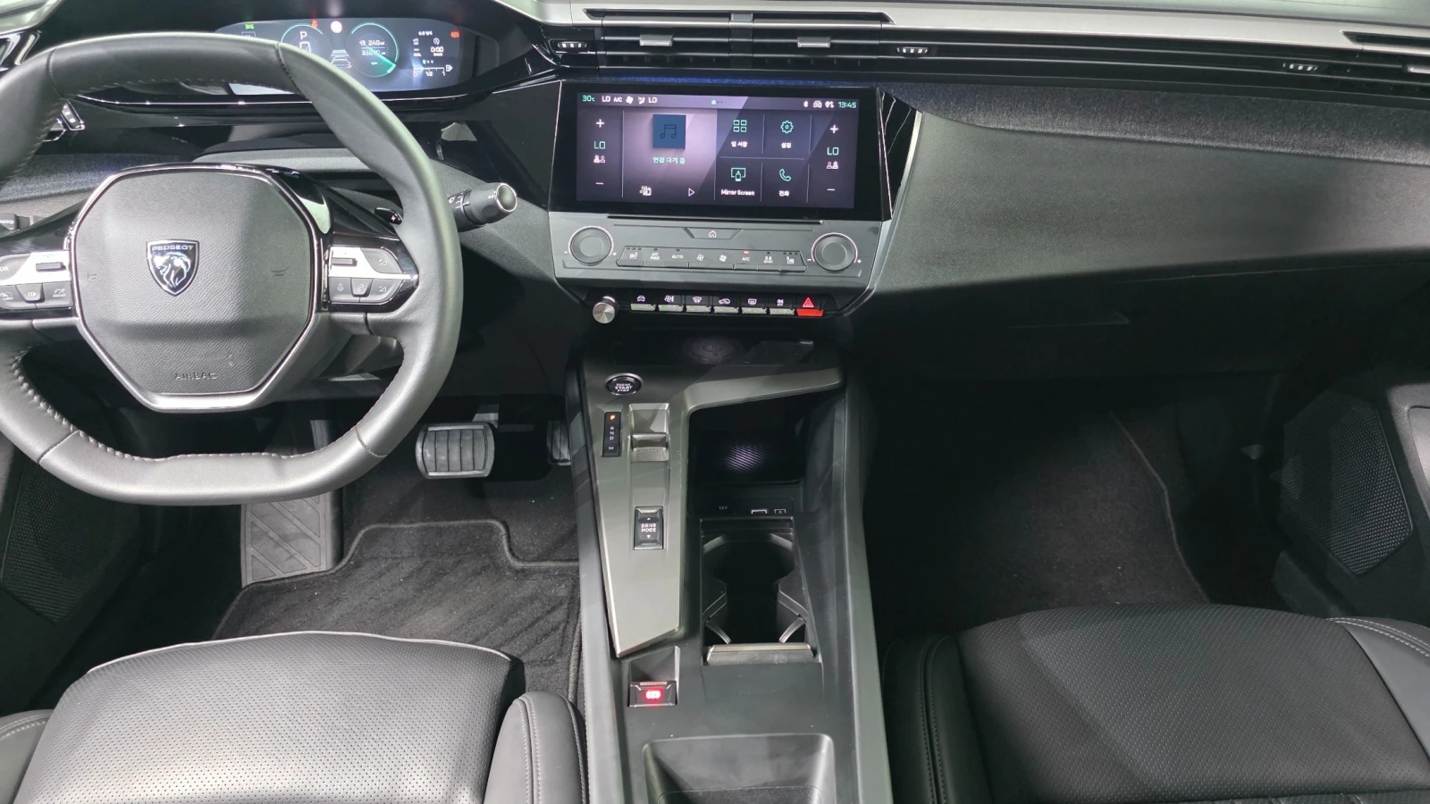 Peugeot 408 1.2 PureTech Allure, снимка 11 - Автомобили и джипове - 55595064