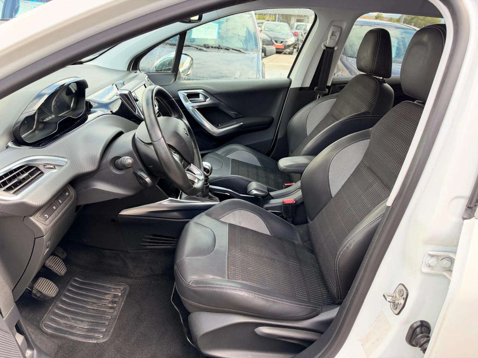 Peugeot 2008 1.6 E-HDi / 6 ск / Navi / Allure, снимка 5 - Автомобили и джипове - 56238010