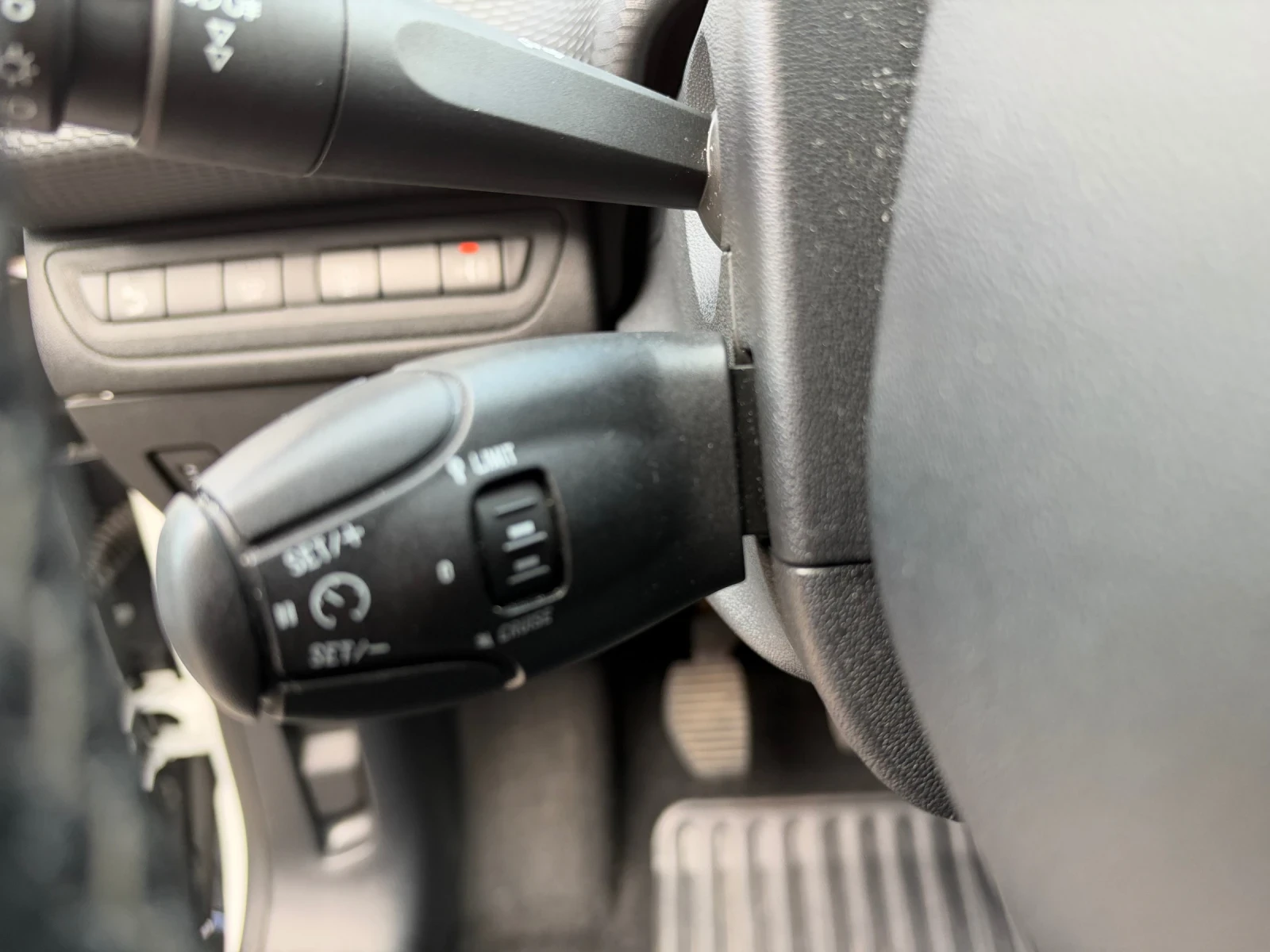 Peugeot 2008 1.6 E-HDi / 6 ск / Navi / Allure, снимка 12 - Автомобили и джипове - 56238010