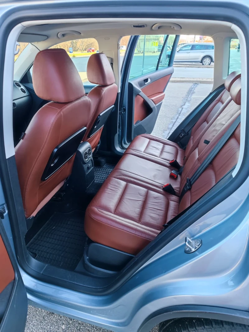 VW Tiguan 2.0 TDI, снимка 11 - Автомобили и джипове - 48088631