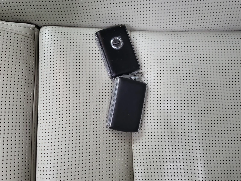 Volvo Xc90 INSCRIPTION* 360CAMERA* DISTRONIC* PANOROOF* KEYLE, снимка 15 - Автомобили и джипове - 53177244