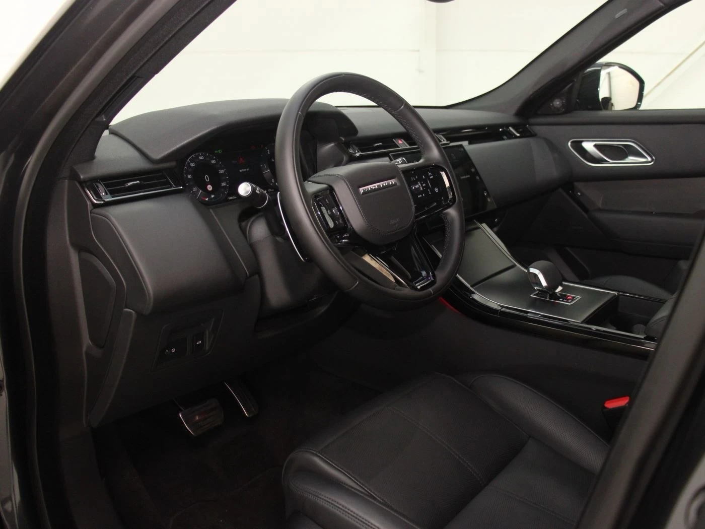 Land Rover Range Rover Velar D300 Dynamic HSE - изображение 4