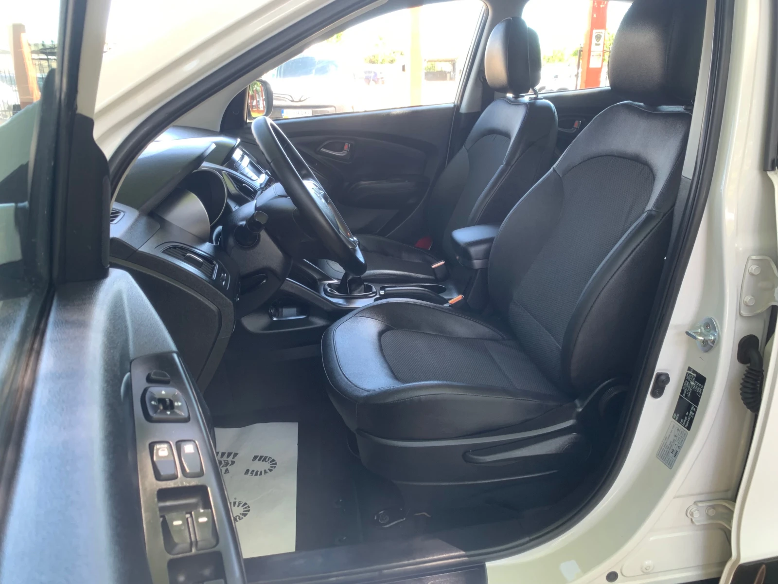 Hyundai IX35 Tuscon II Facelift 1.7 CRDi(115к.с)2WD EURO 5B - изображение 9