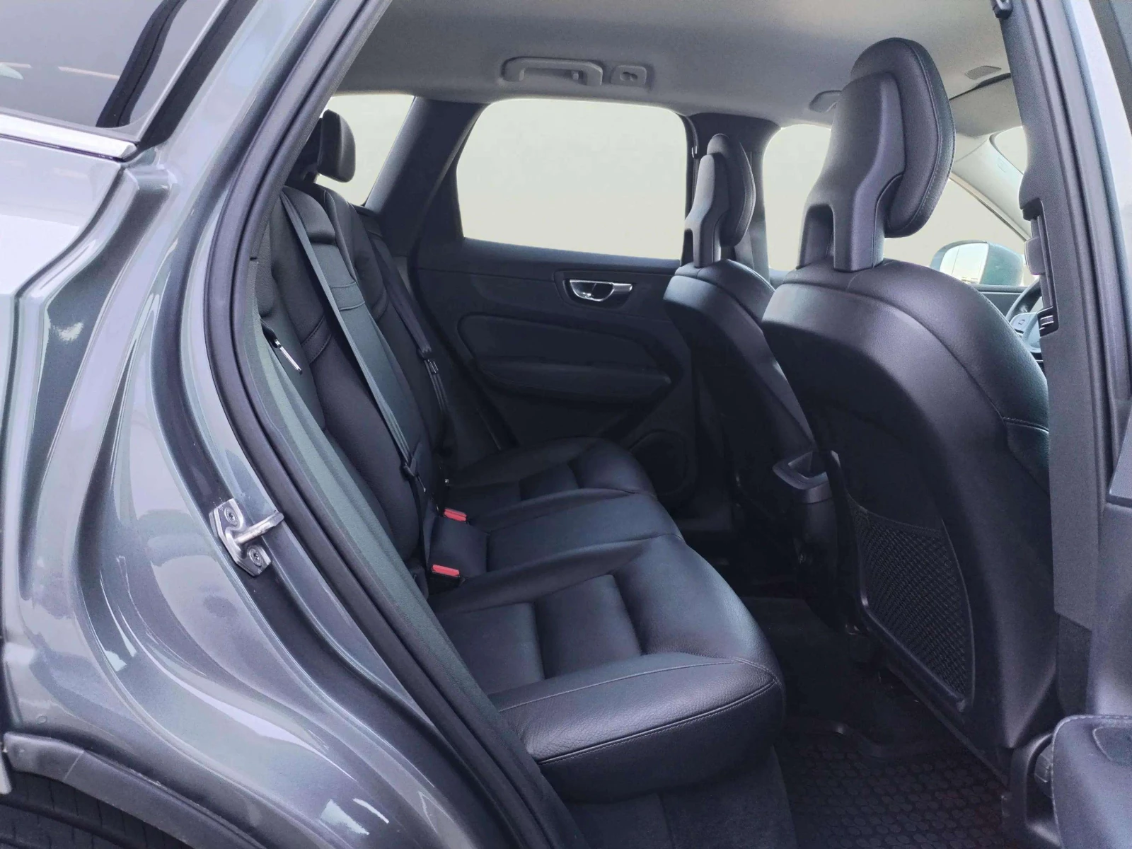 Volvo XC60 2.0 D4 - изображение 10