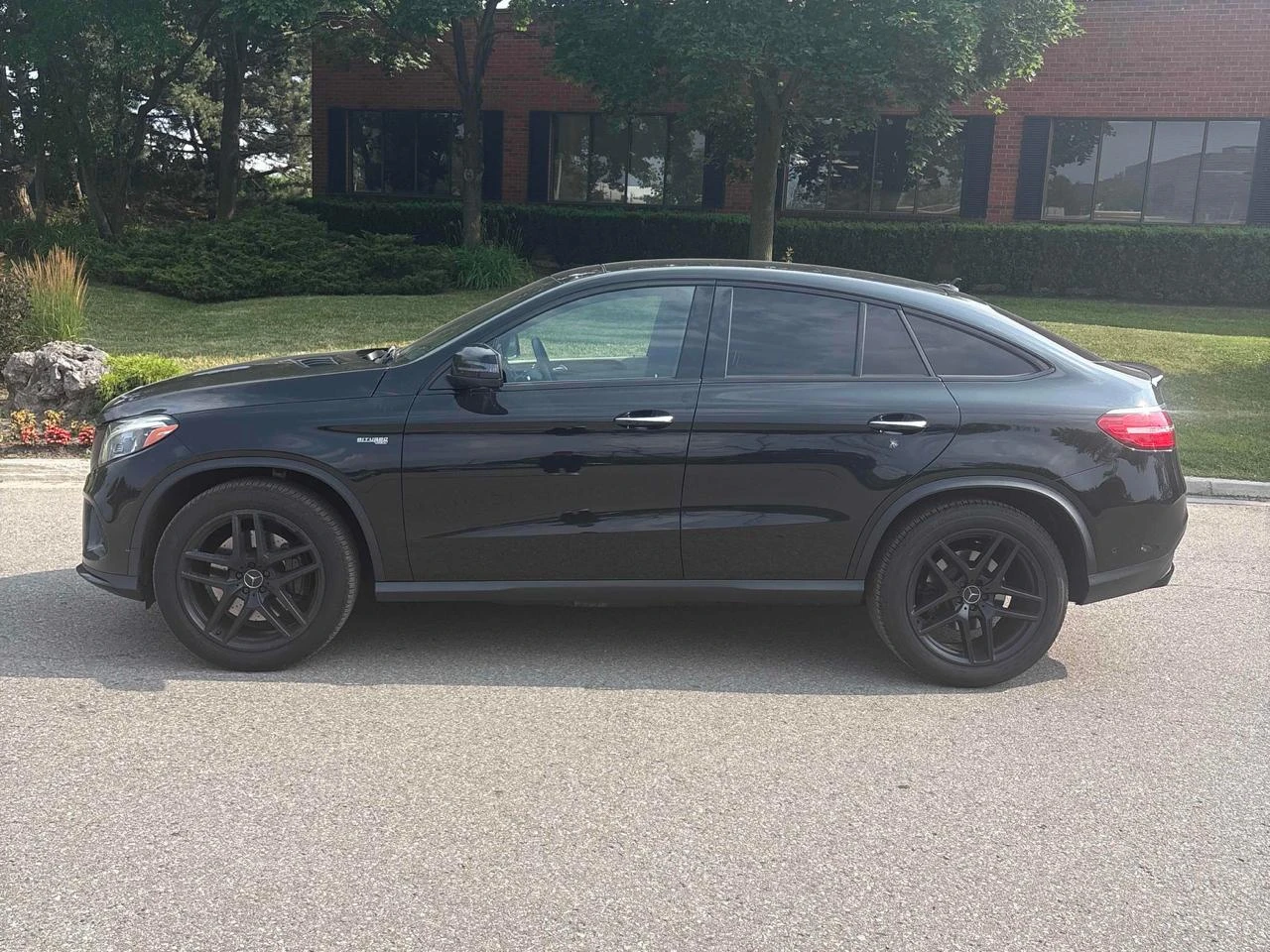 Mercedes-Benz GLE 43 AMG AWD* Авто финансиране* Карфакс - изображение 2