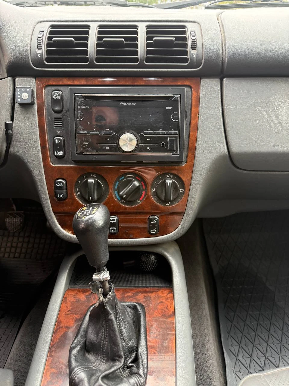 Mercedes-Benz ML 230  - изображение 4