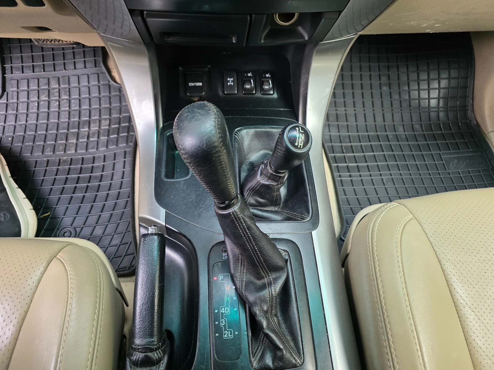 Toyota Land cruiser 120 Full екстри, 1ви собственик - изображение 3