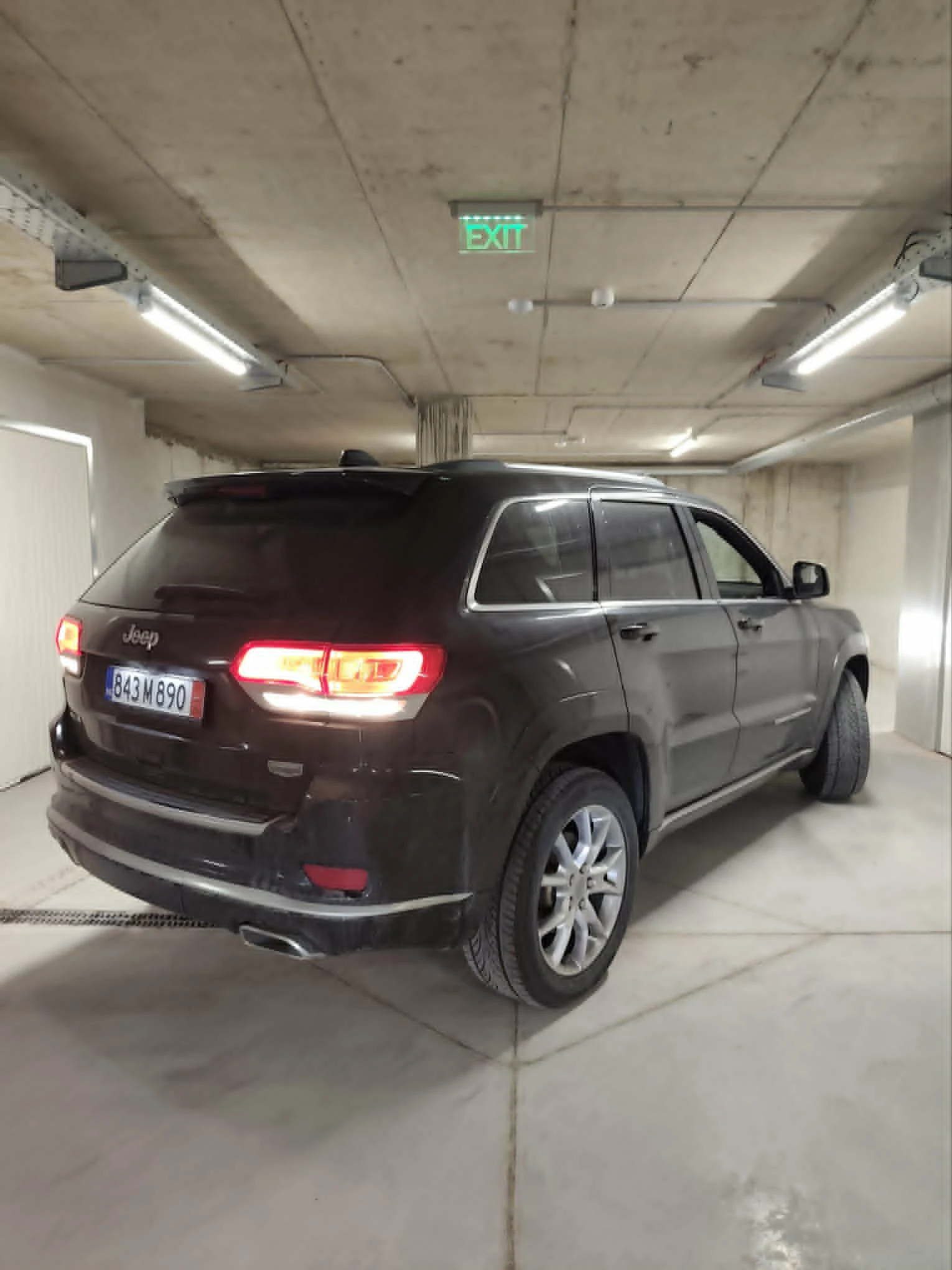 Jeep Grand cherokee SUMMIT V8 HEMI, снимка 4 - Автомобили и джипове - 53540854