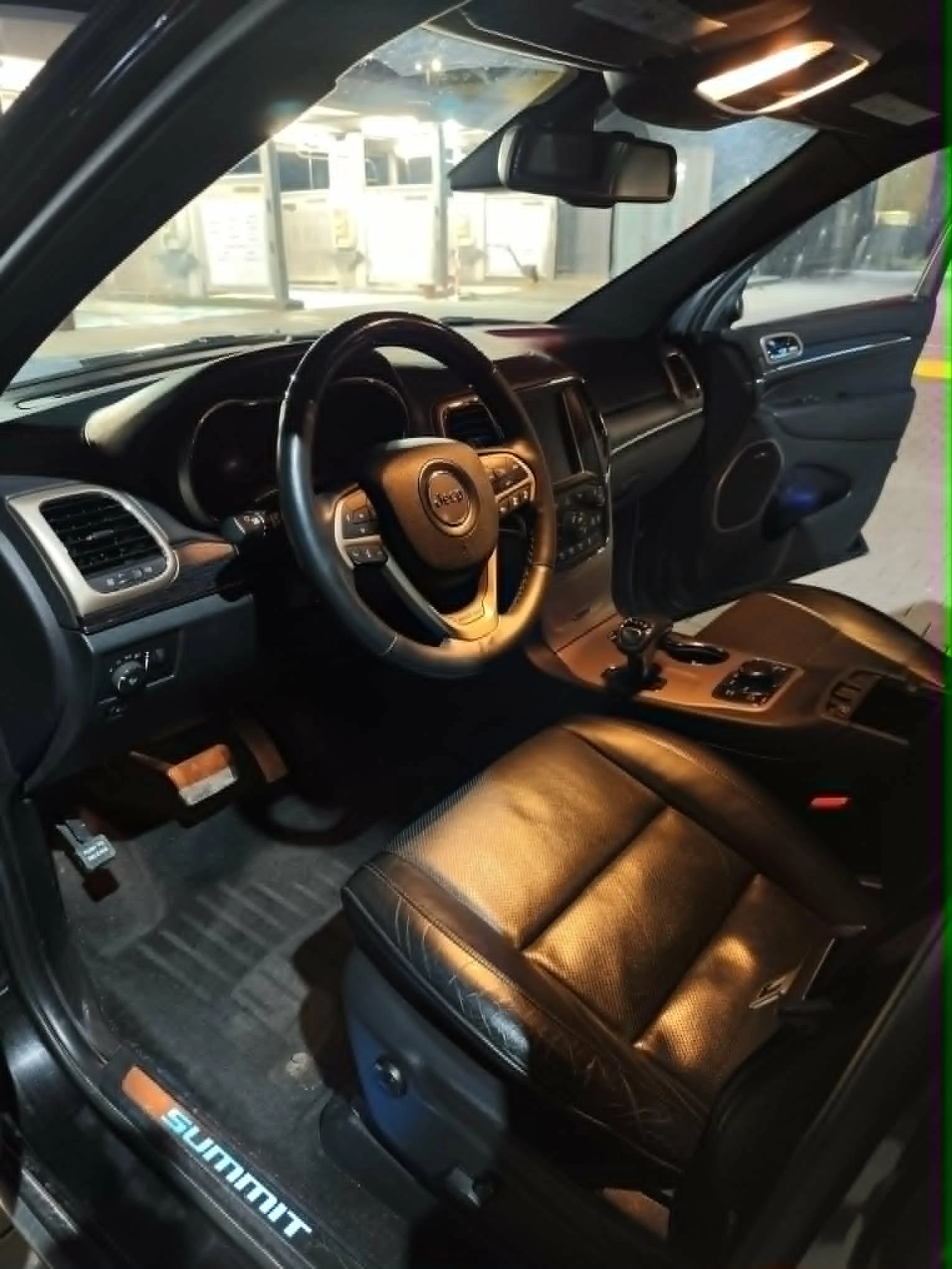 Jeep Grand cherokee SUMMIT V8 HEMI, снимка 8 - Автомобили и джипове - 53540854